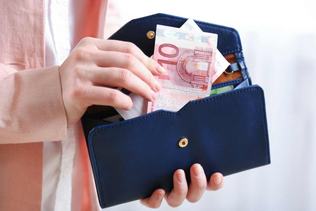 Questa abitudine ti fa buttare 3000 euro all'anno senza nemmeno accorgertene